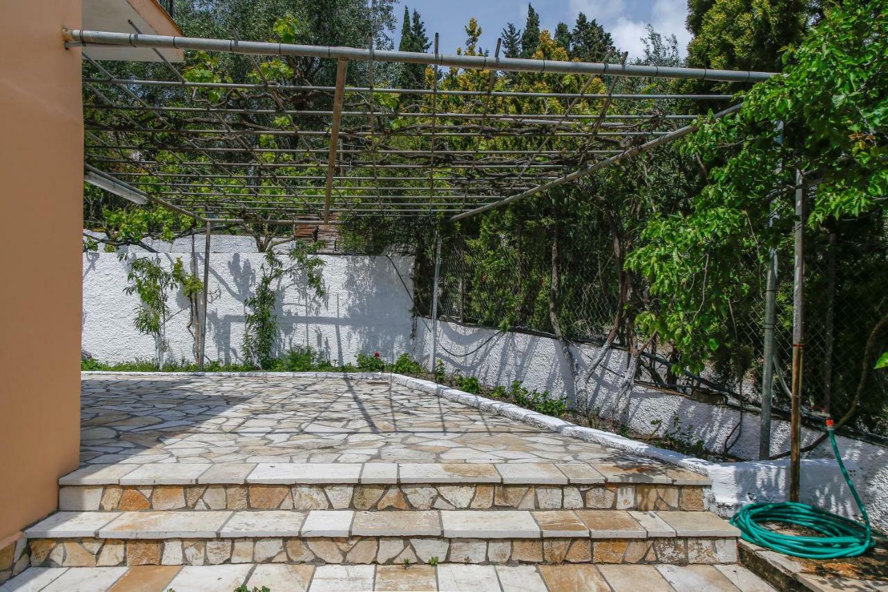 Andreas Apartments Agios Georgios Pagon Exterior photo